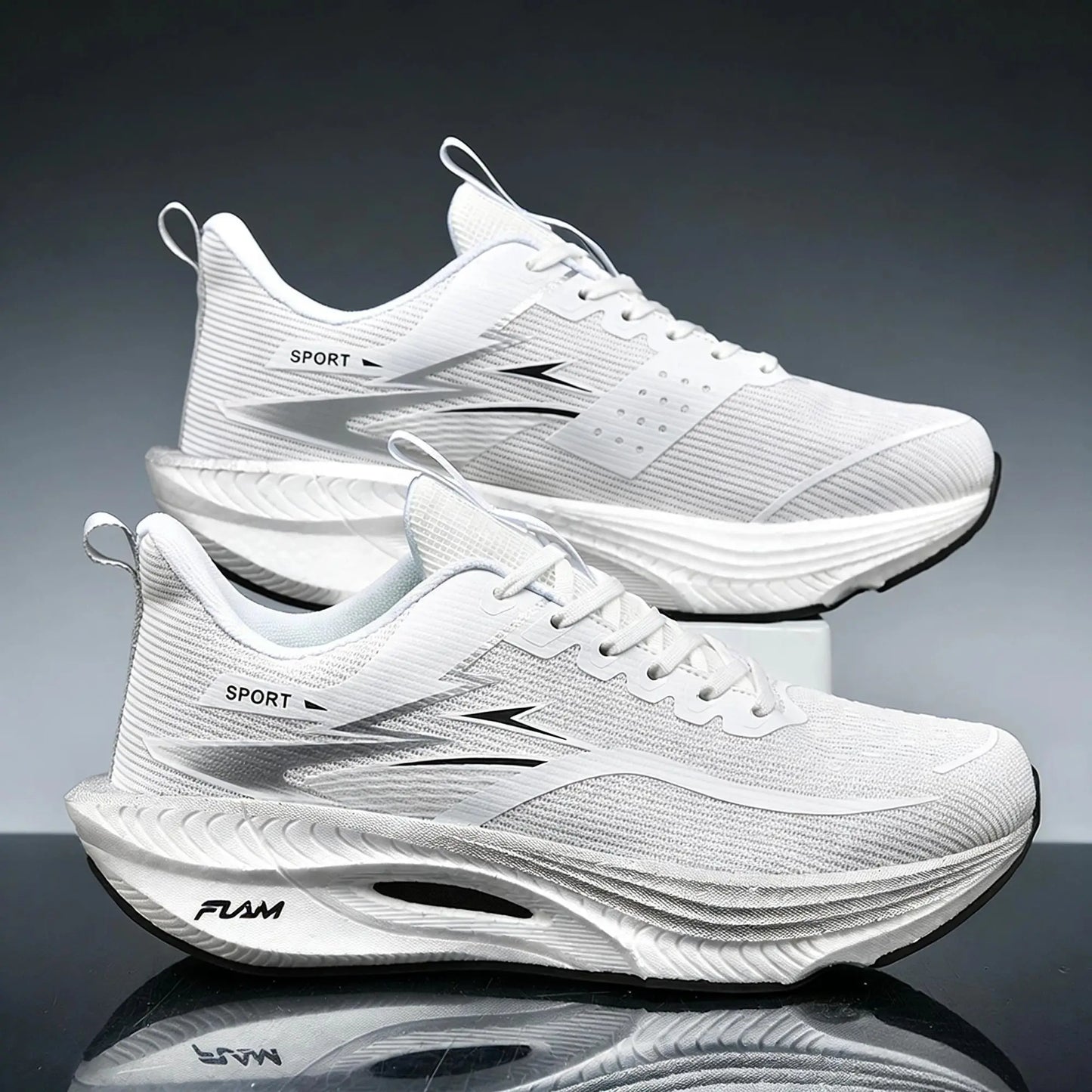 Carefully selected shoe models, equipped with full-length thick soles, provide stable landing and quick rebound, fitting the sha