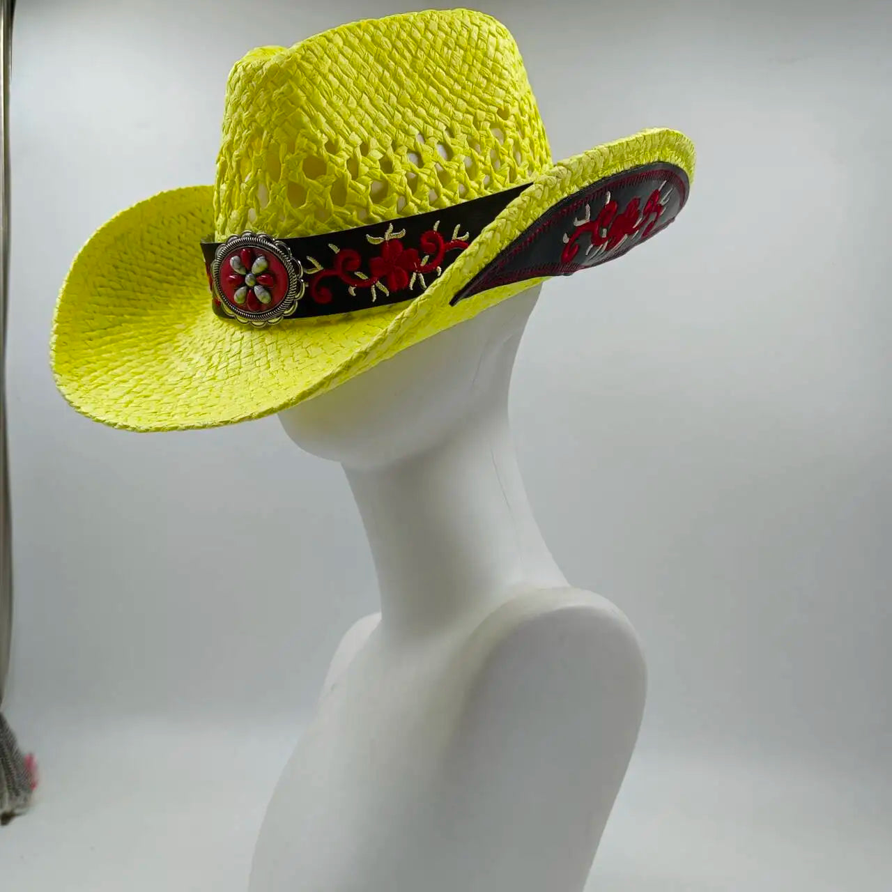 Women's Woven Straw Flat Brim Hat